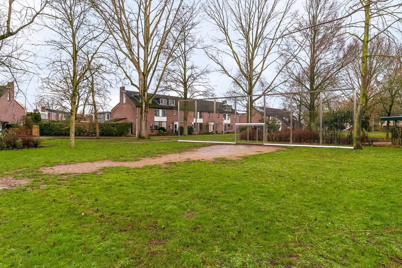 Terraced house of 122 m² with 4 bedrooms in De Laar - Image 11