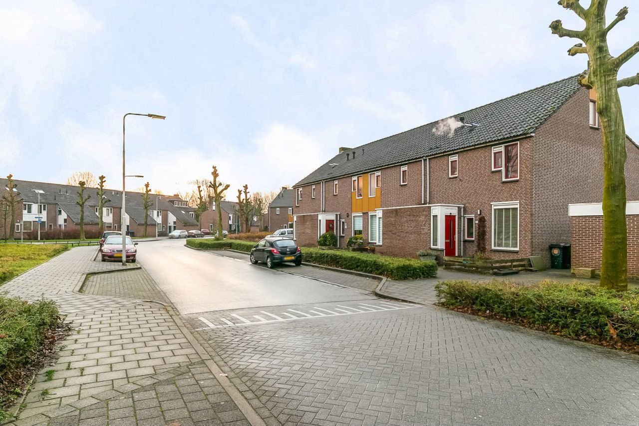 Terraced house of 122 m² with 4 bedrooms in De Laar - Image 7