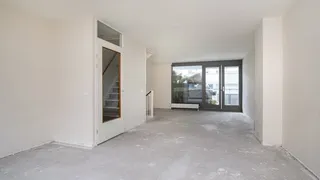 House (146m²) with garden and parking in Geuzenveld