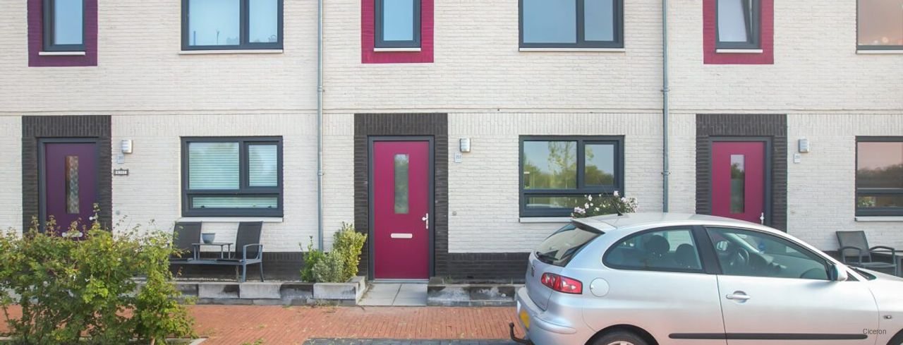 Energy-neutral terraced house of 125 m² in Lelystad - Image 1