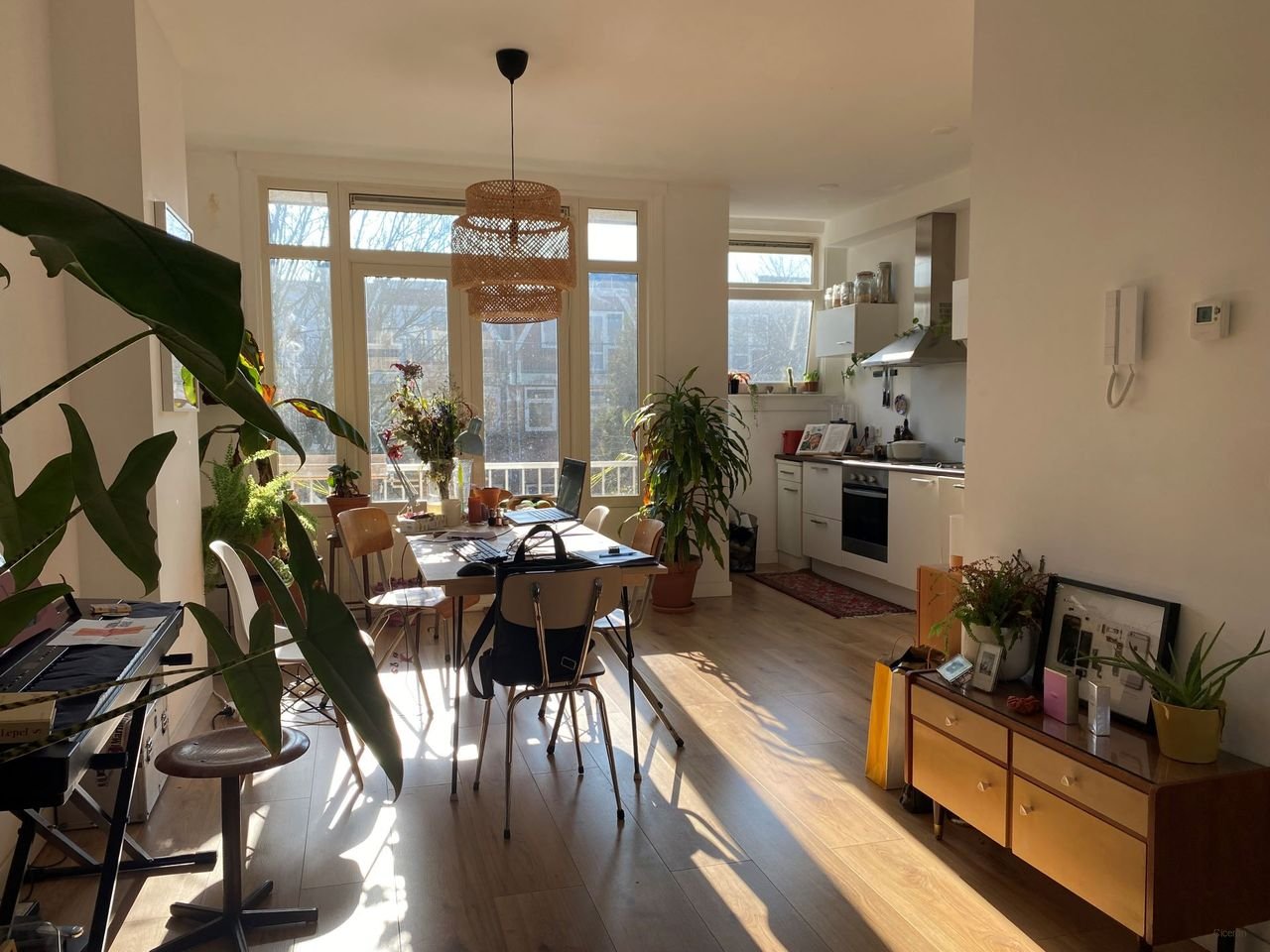 Licht studentenappartement van 75 m² met balkon - Afbeelding 6