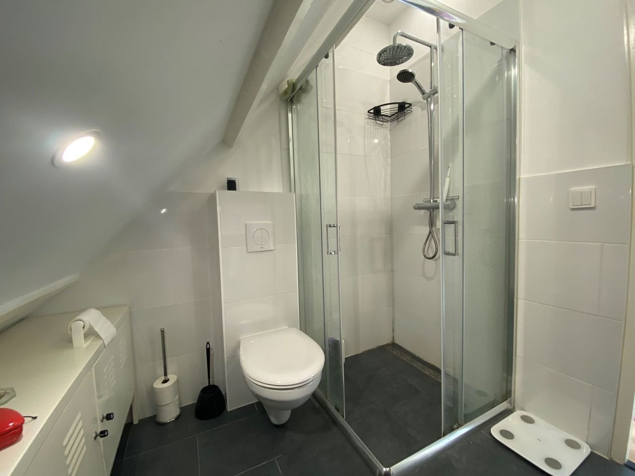 Licht studentenappartement van 75 m² met balkon - Afbeelding 8