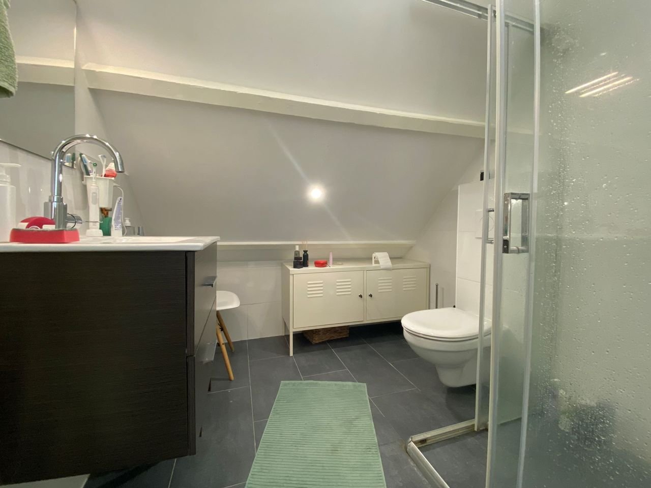 Licht studentenappartement van 75 m² met balkon - Afbeelding 9