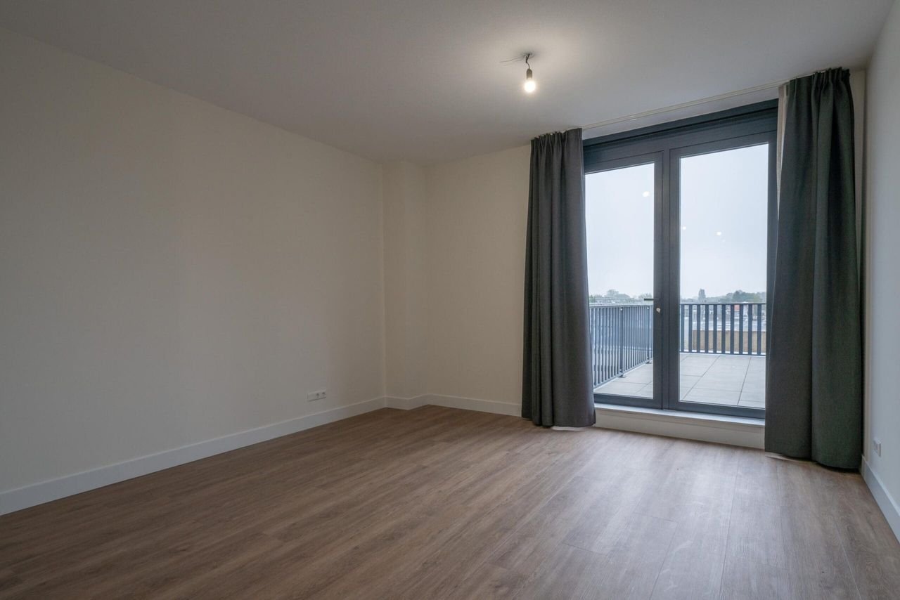 Apartment with 33m² roof terrace - Image 6