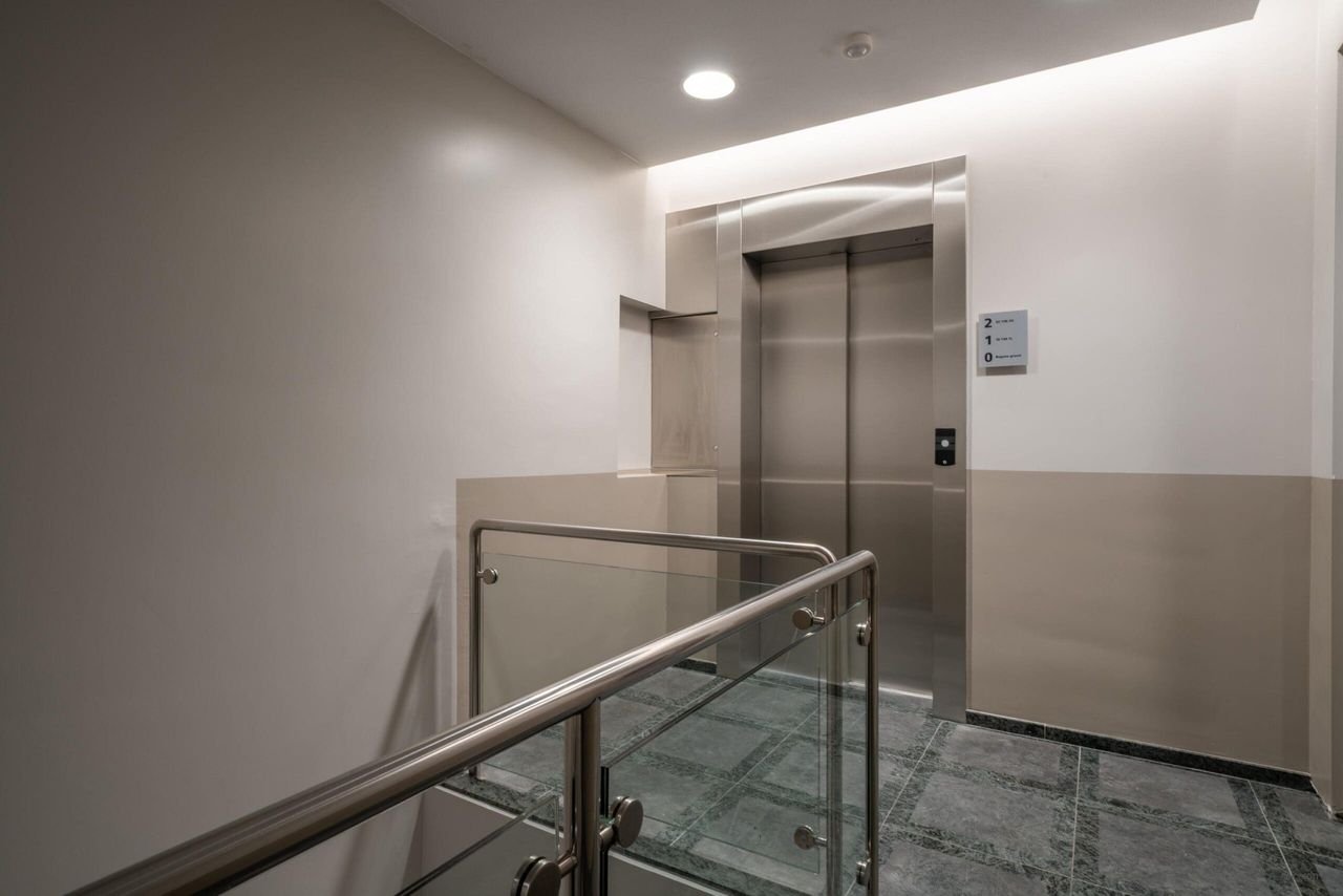 Apartment with 33m² roof terrace - Image 12