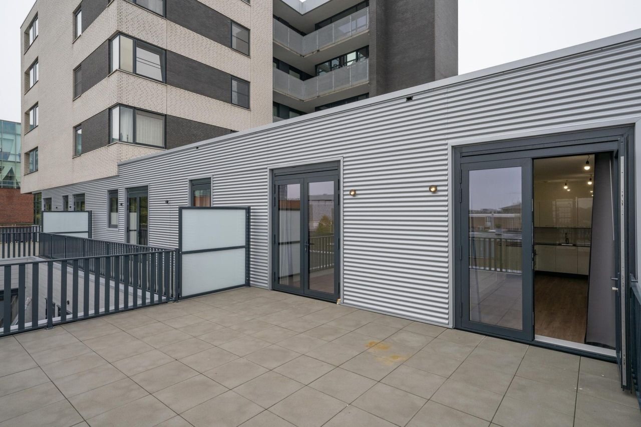 Apartment with 33m² roof terrace - Image 22