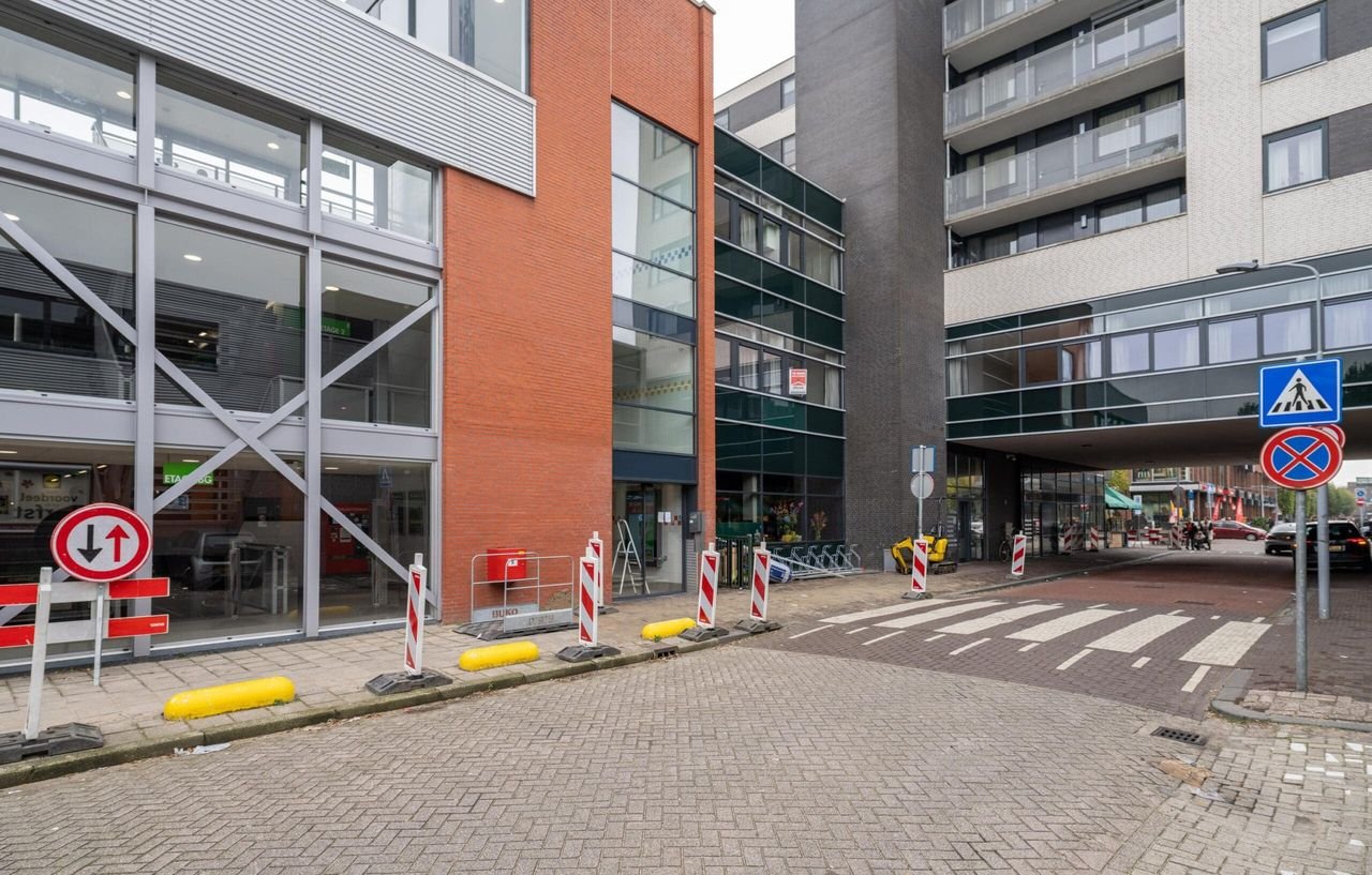 Apartment with 33m² roof terrace - Image 25