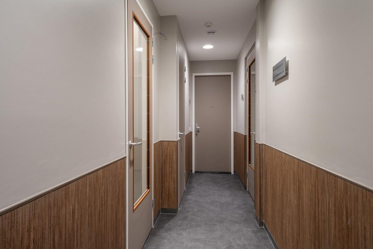 Apartment with 33m² roof terrace - Image 14