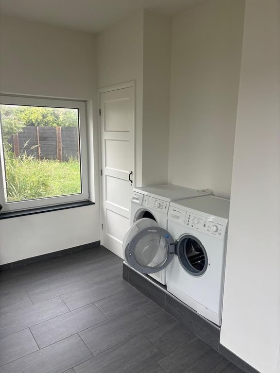 Detached house (152 m²) with garage and large garden in Strijp - Image 7