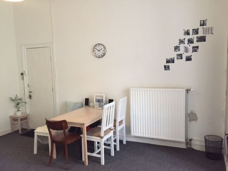 Kamer van 31 m² met keuken en tuin in Veerallee - Afbeelding 4