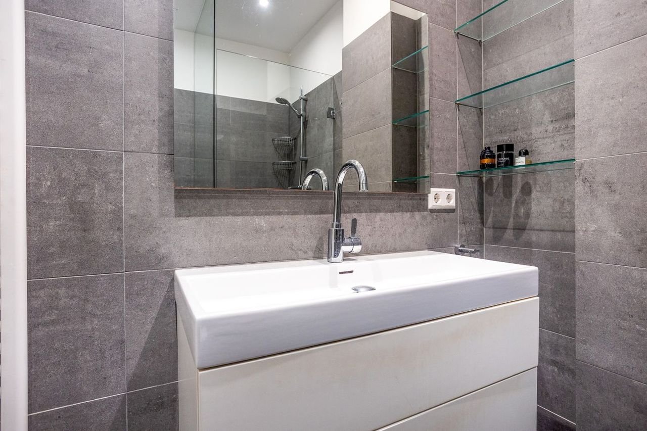 Furnished apartment with south-facing garden - Image 19