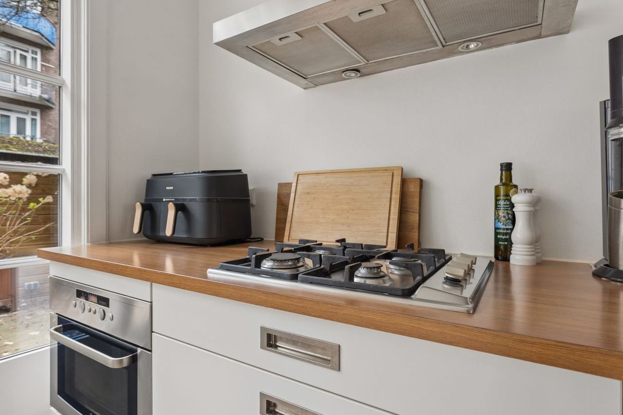 Furnished apartment with south-facing garden - Image 11