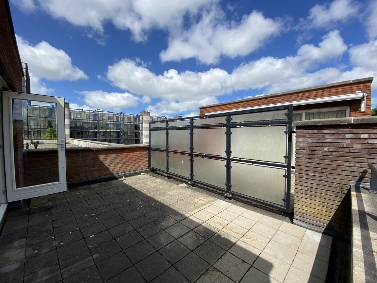 Renovated corner house in Delft - Image 2