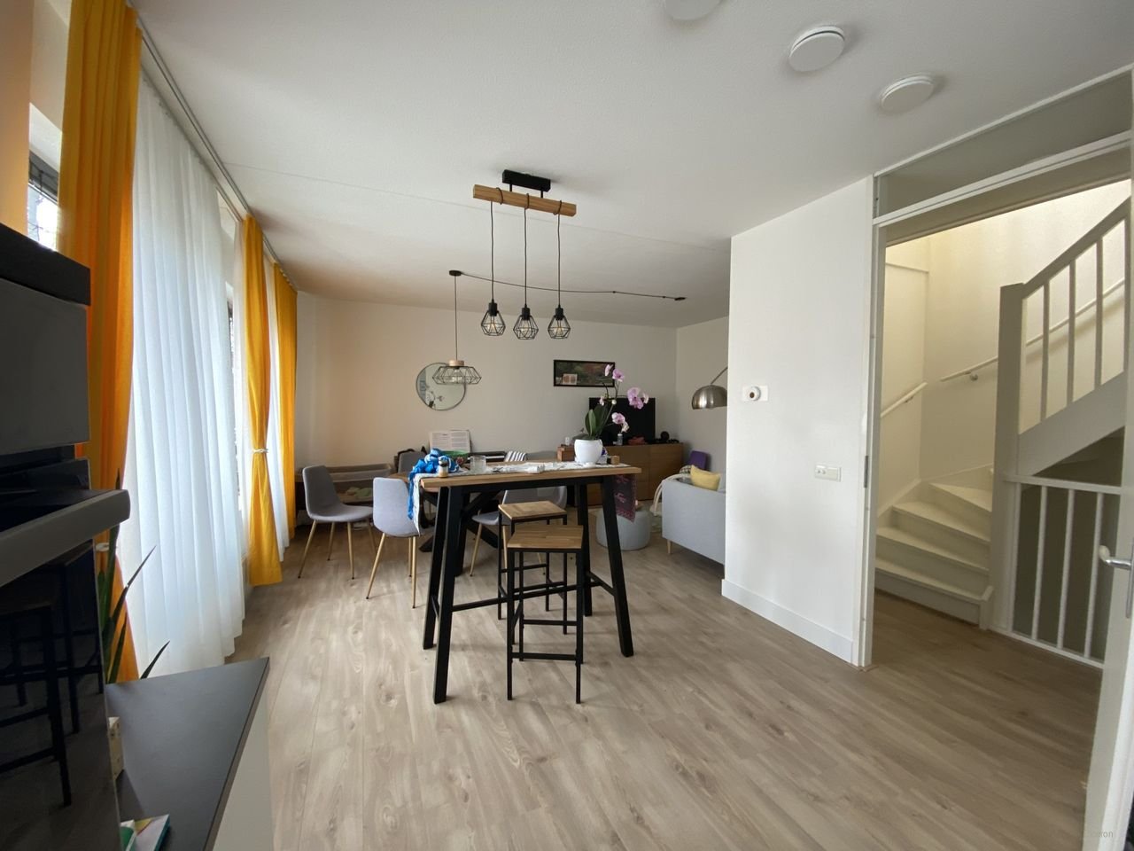 Renovated corner house in Delft - Image 11