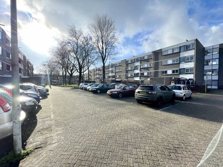 Furnished 101m² apartment in Reigersbos - Image 16