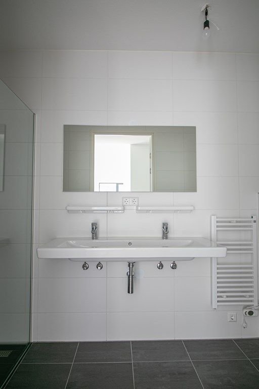 Modern two-bedroom apartment on the IJ river - Image 17