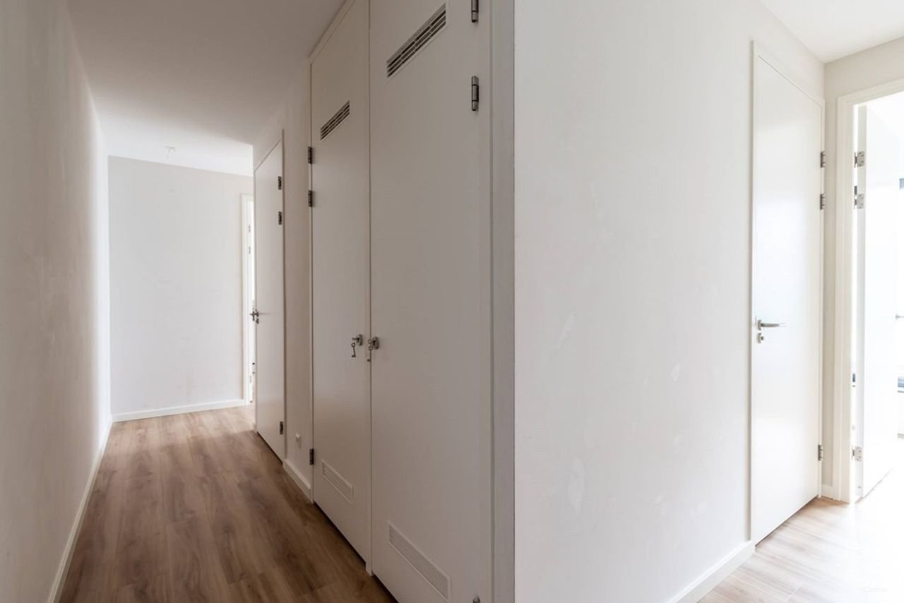 Apartment on the IJ at the NDSM Wharf - Image 3