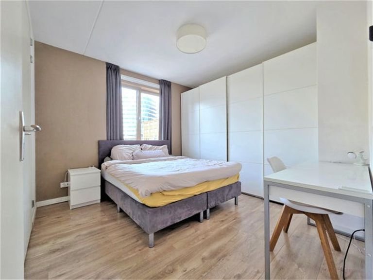 Bright 60m² apartment in Amstelkwartier - Image 15