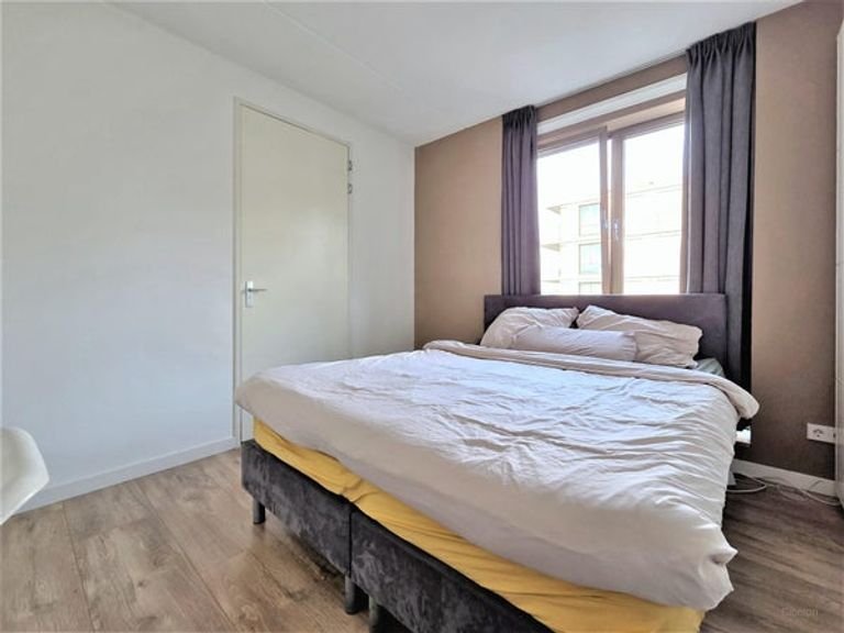 Bright 60m² apartment in Amstelkwartier - Image 16