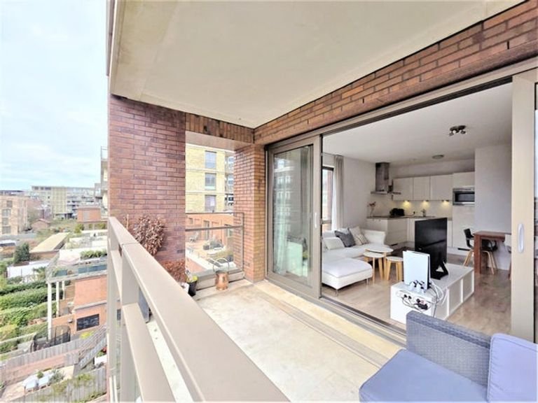 Bright 60m² apartment in Amstelkwartier - Image 7