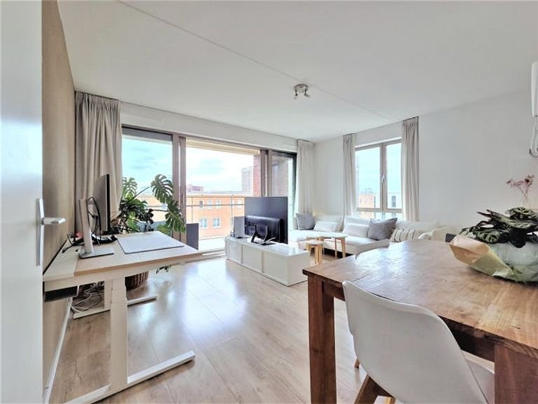 Bright 60m² apartment in Amstelkwartier - Image 13