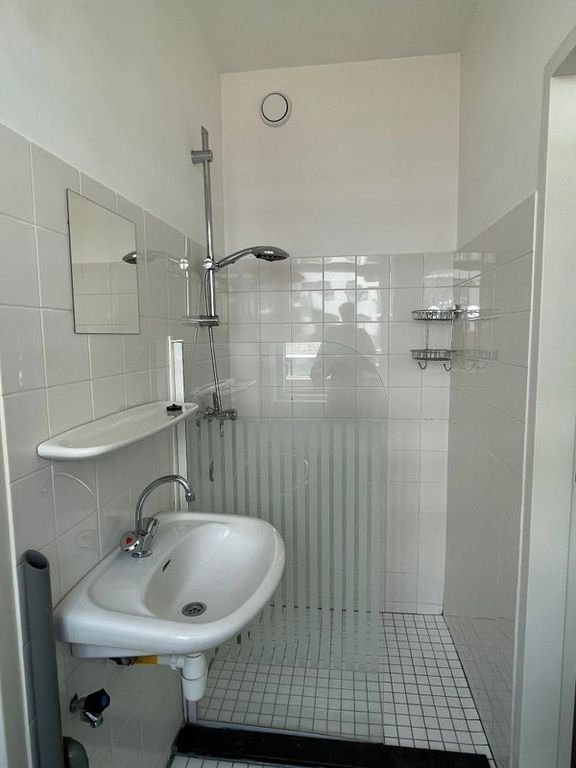 Unfurnished 2-bedroom apartment with two balconies in Rosmalen - Image 6