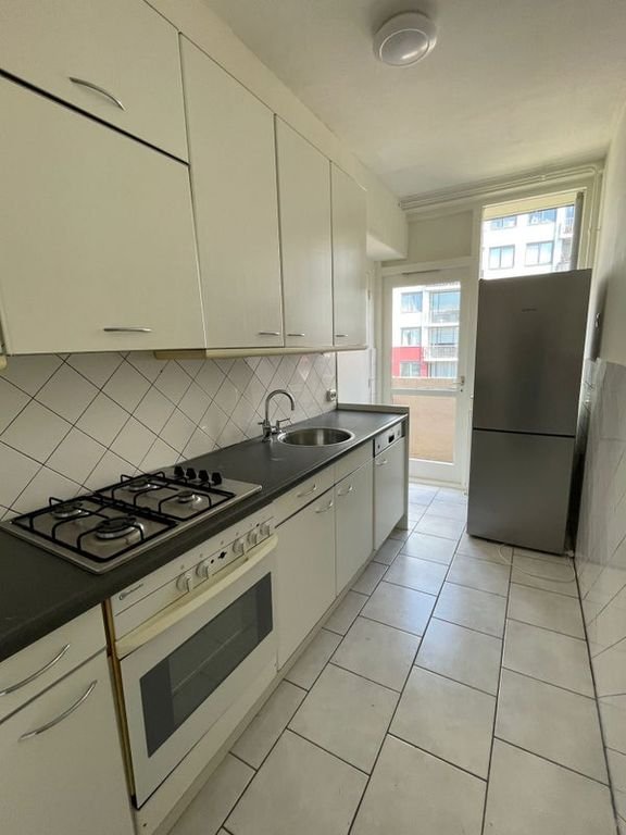 Unfurnished 2-bedroom apartment with two balconies in Rosmalen - Image 12