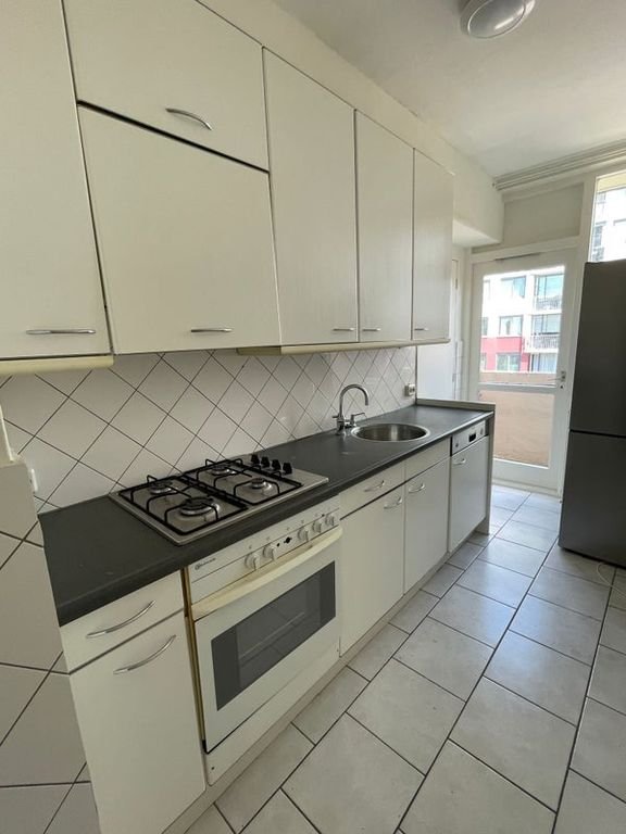 Unfurnished 2-bedroom apartment with two balconies in Rosmalen - Image 11