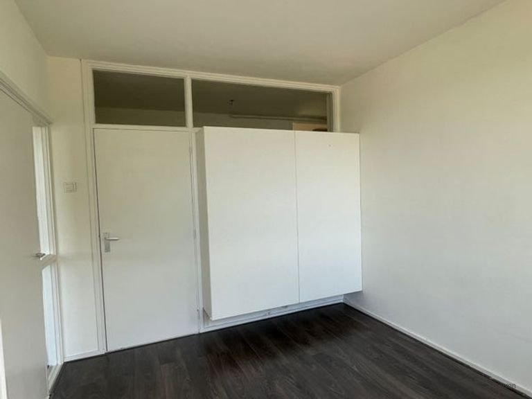 Unfurnished 2-bedroom apartment with two balconies in Rosmalen - Image 9