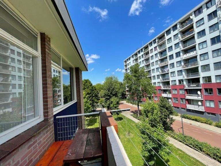 Unfurnished 2-bedroom apartment with two balconies in Rosmalen - Image 14