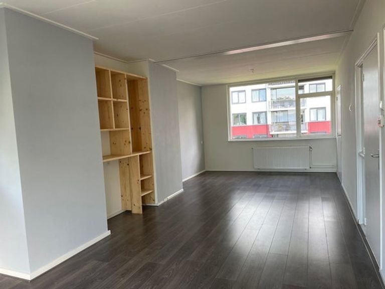 Unfurnished 2-bedroom apartment with two balconies in Rosmalen - Image 3