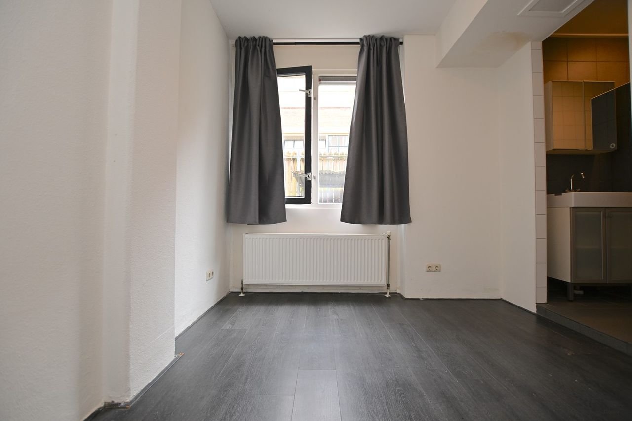 Apartment (42m2) with parking space near UMCG - Image 9