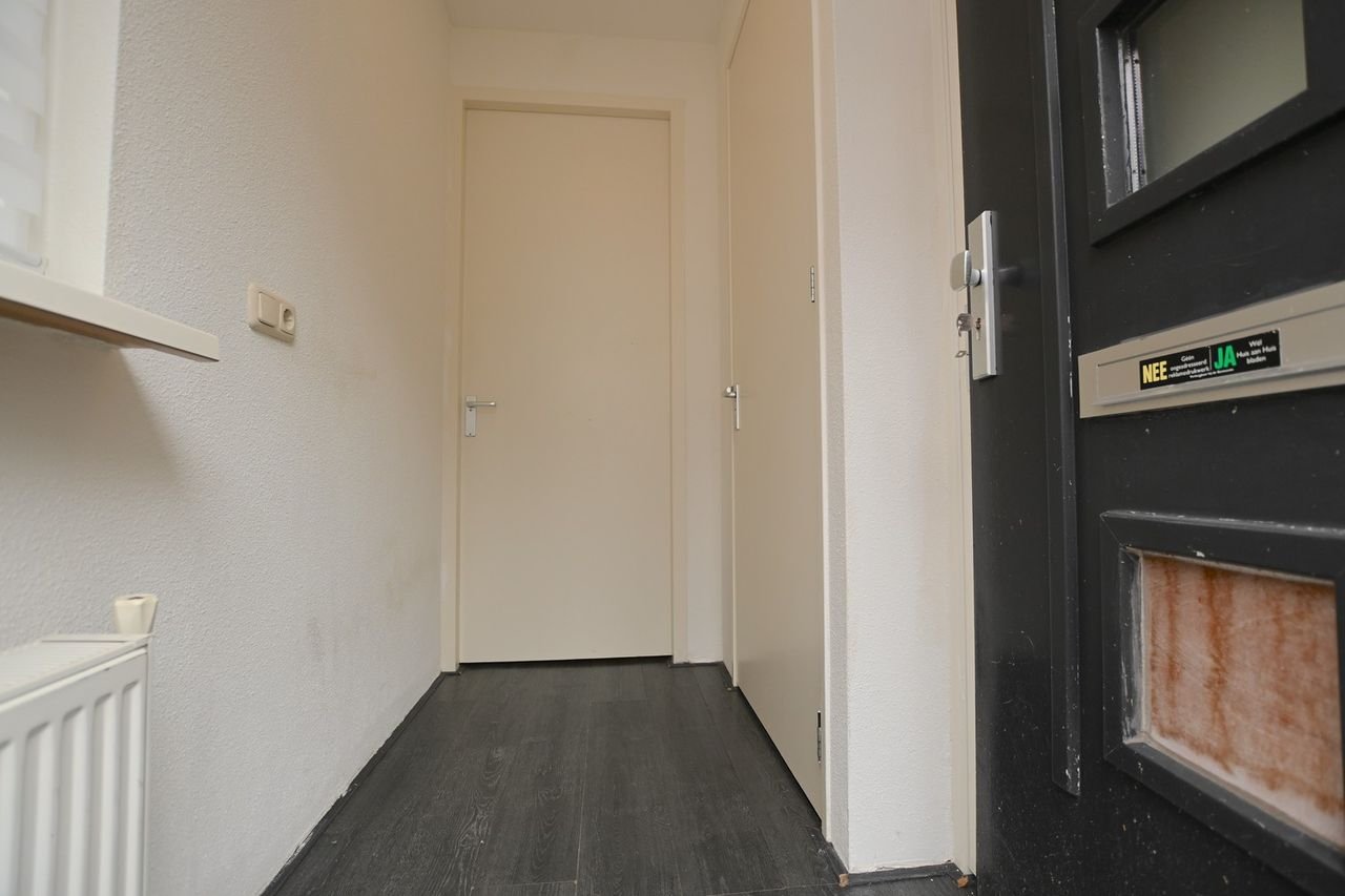 Apartment (42m2) with parking space near UMCG - Image 2