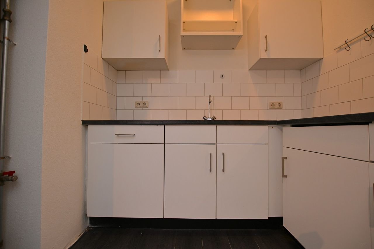 Apartment (42m2) with parking space near UMCG - Image 18