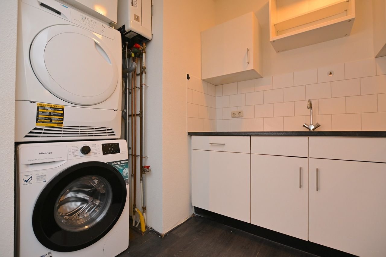 Apartment (42m2) with parking space near UMCG - Image 19