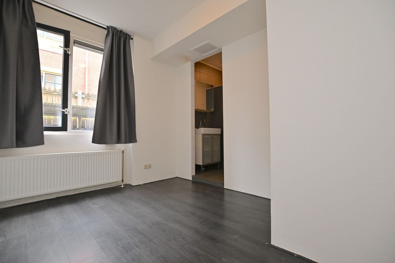 Apartment (42m2) with parking space near UMCG - Image 10