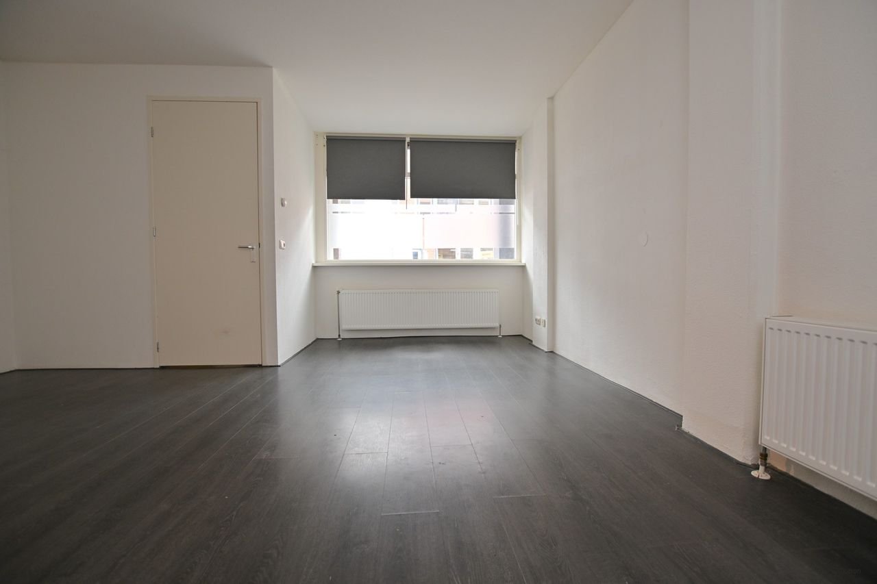 Apartment (42m2) with parking space near UMCG - Image 5