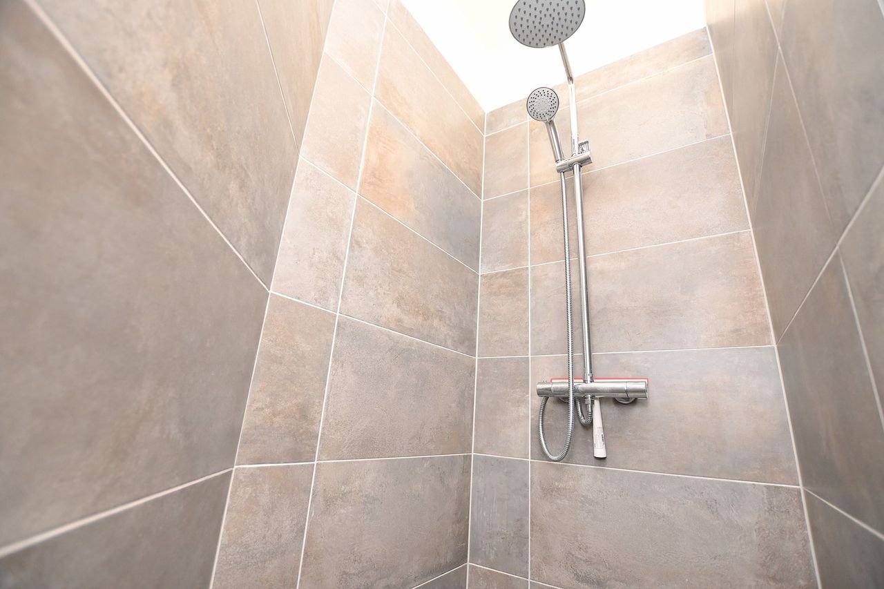 Gemeubileerde studio met balkon in Korrewegwijk - Afbeelding 11