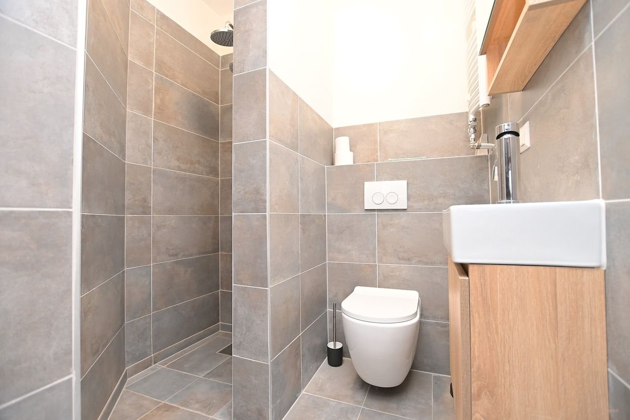 Gemeubileerde studio met balkon in Korrewegwijk - Afbeelding 9