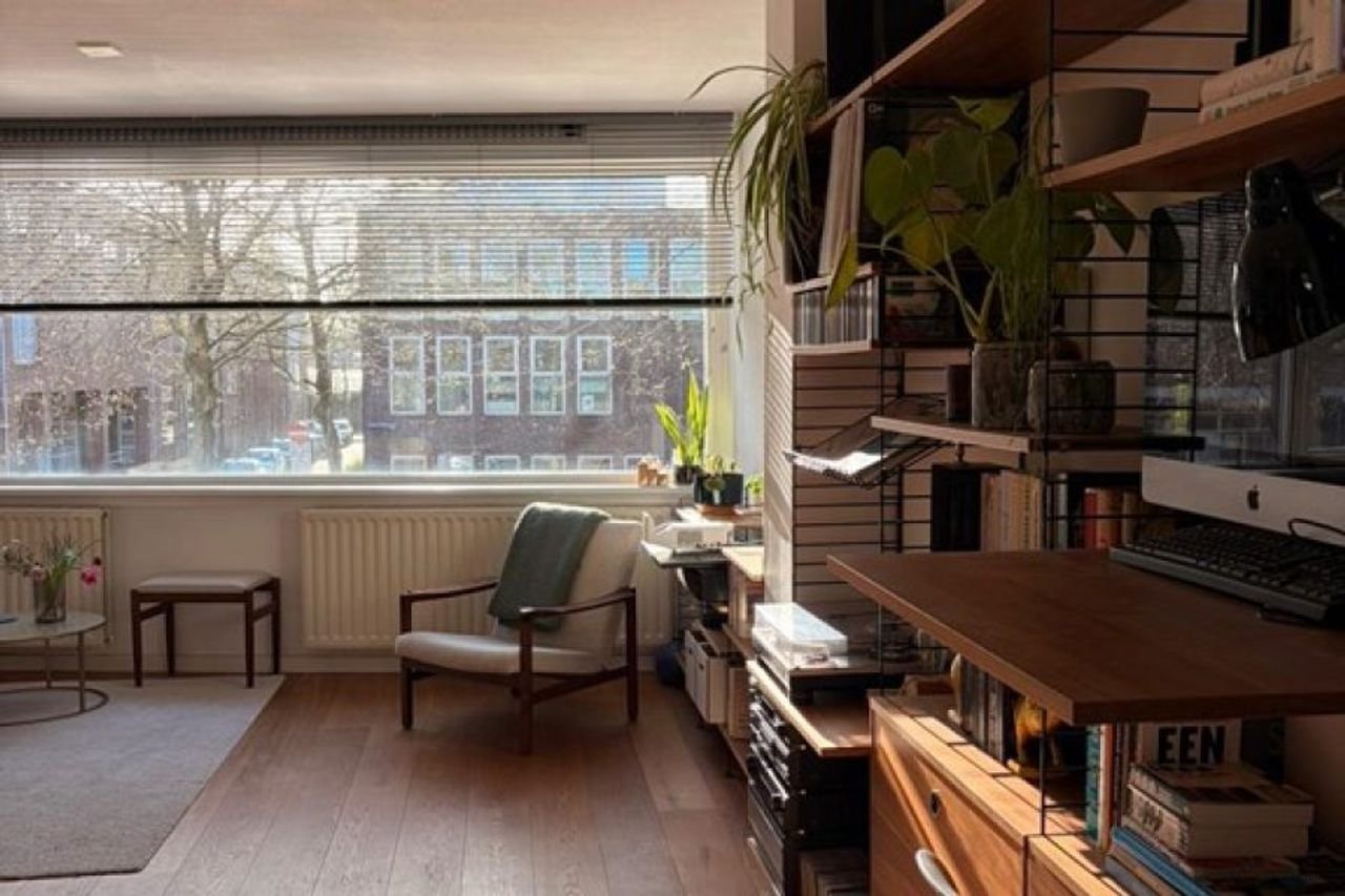 Bright 2-story apartment with terrace - Image 2