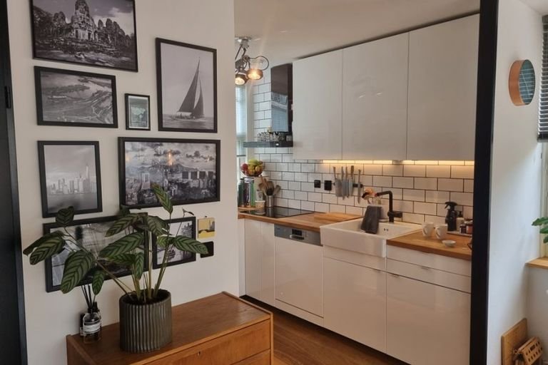 Bright 2-story apartment with terrace - Image 7