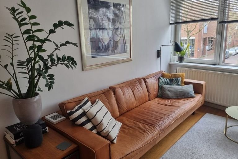 Bright 2-story apartment with terrace - Image 4