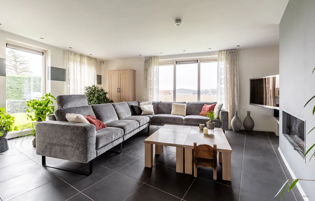 Detached villa in Tinte - Image 6