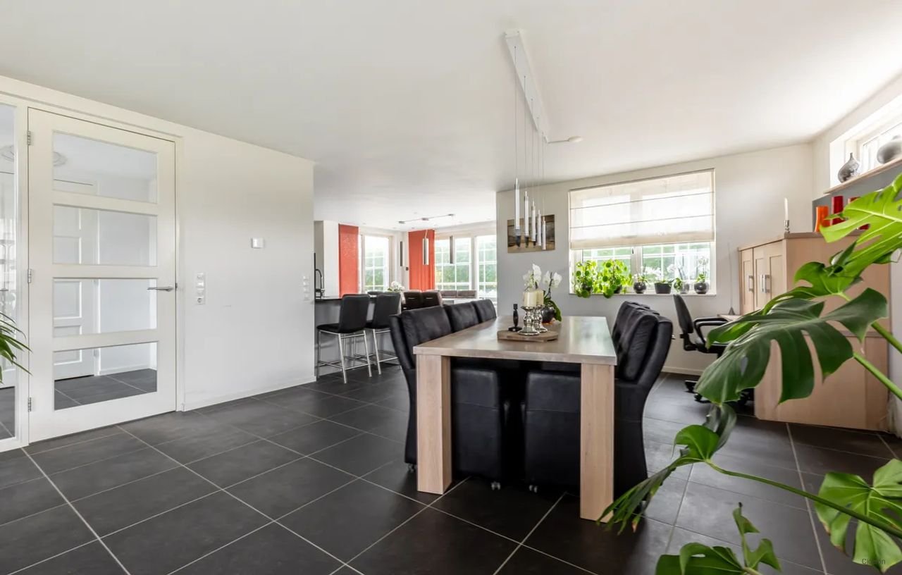 Detached villa in Tinte - Image 7