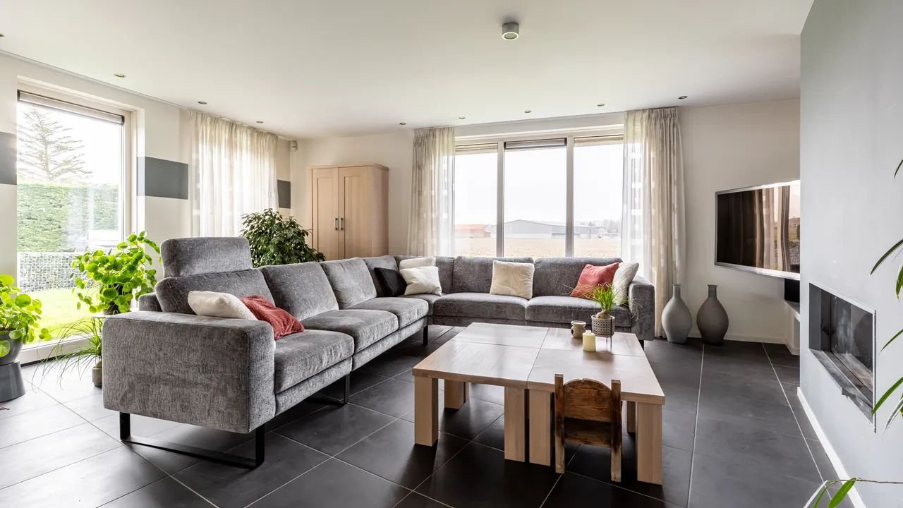 Detached villa in Tinte - Image 11