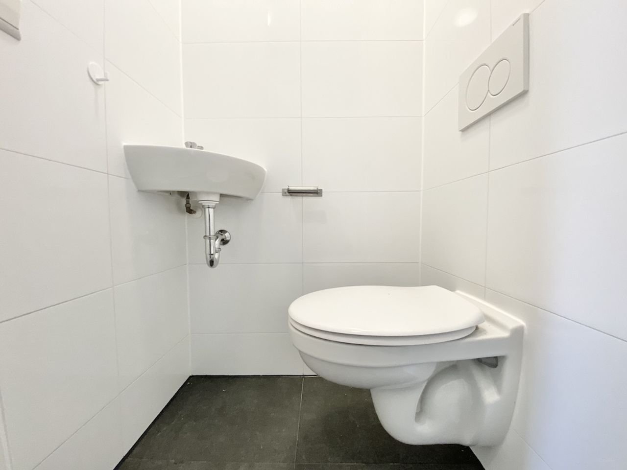 72m² three-bedroom apartment with balcony in Amsterdam - Image 9