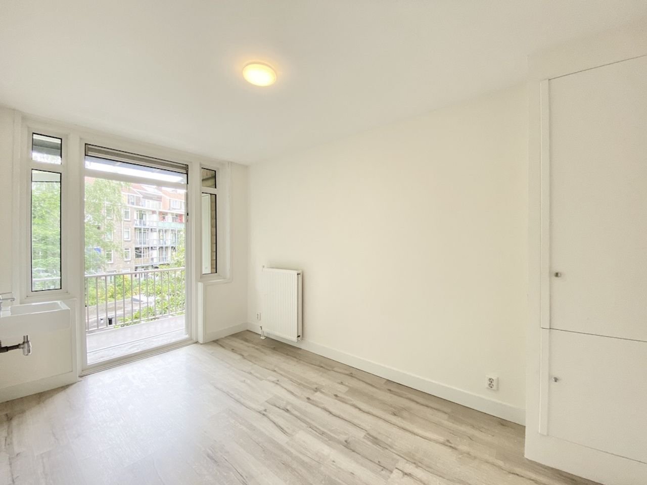72m² three-bedroom apartment with balcony in Amsterdam - Image 6