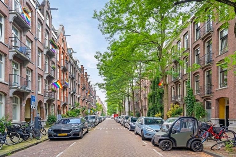 Bright 72m² apartment with roof terrace in De Pijp - Image 24