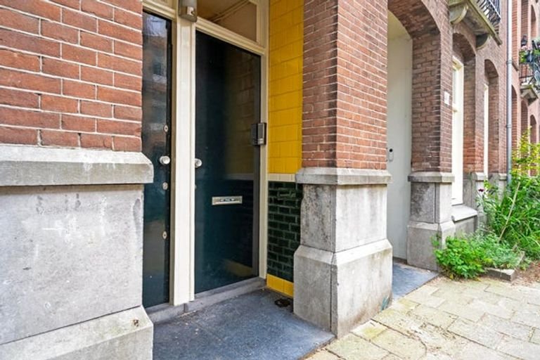 Bright 72m² apartment with roof terrace in De Pijp - Image 3