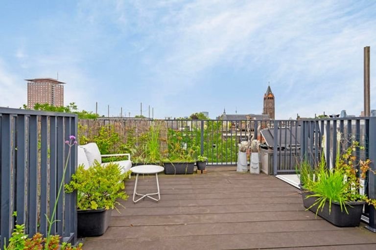 Bright 72m² apartment with roof terrace in De Pijp - Image 20